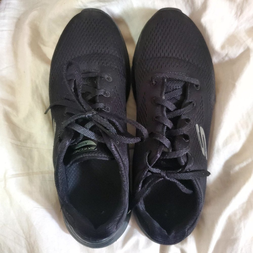 SKECHERS ARCHFIT BLACK SNEAKERS WOMEN